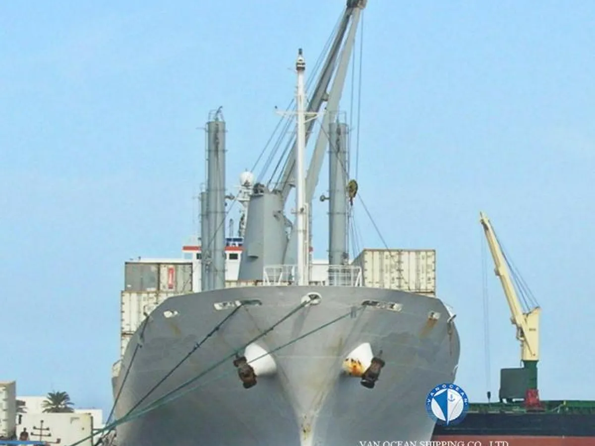 Navio frigorífico à venda