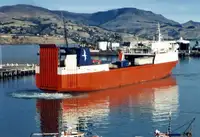 Navio porta-contêineres à venda