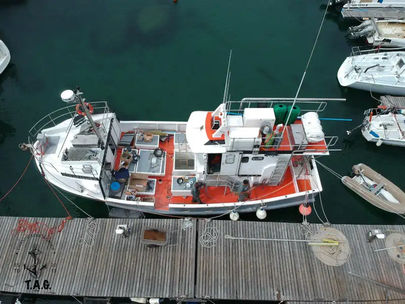 Navio de pesca de arrasto à venda