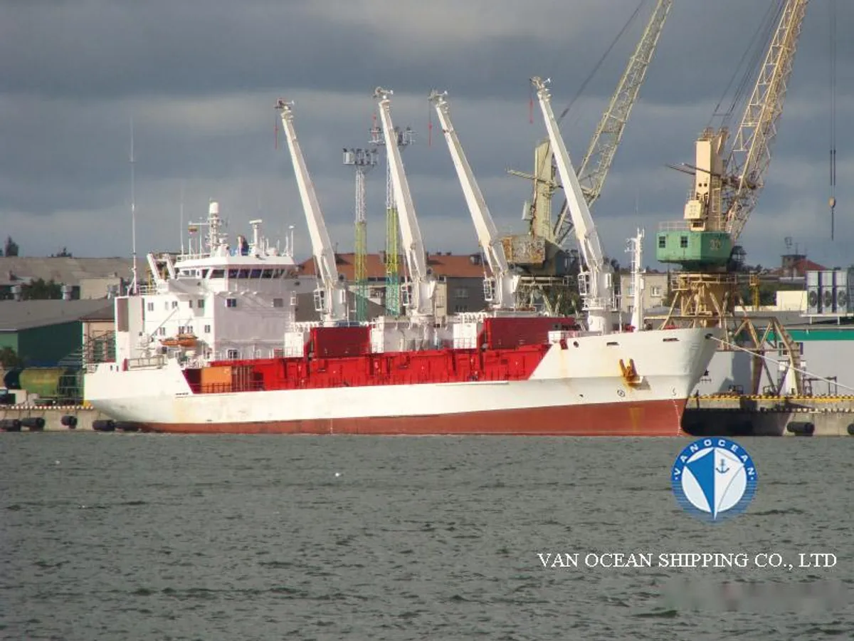 Navio frigorífico à venda