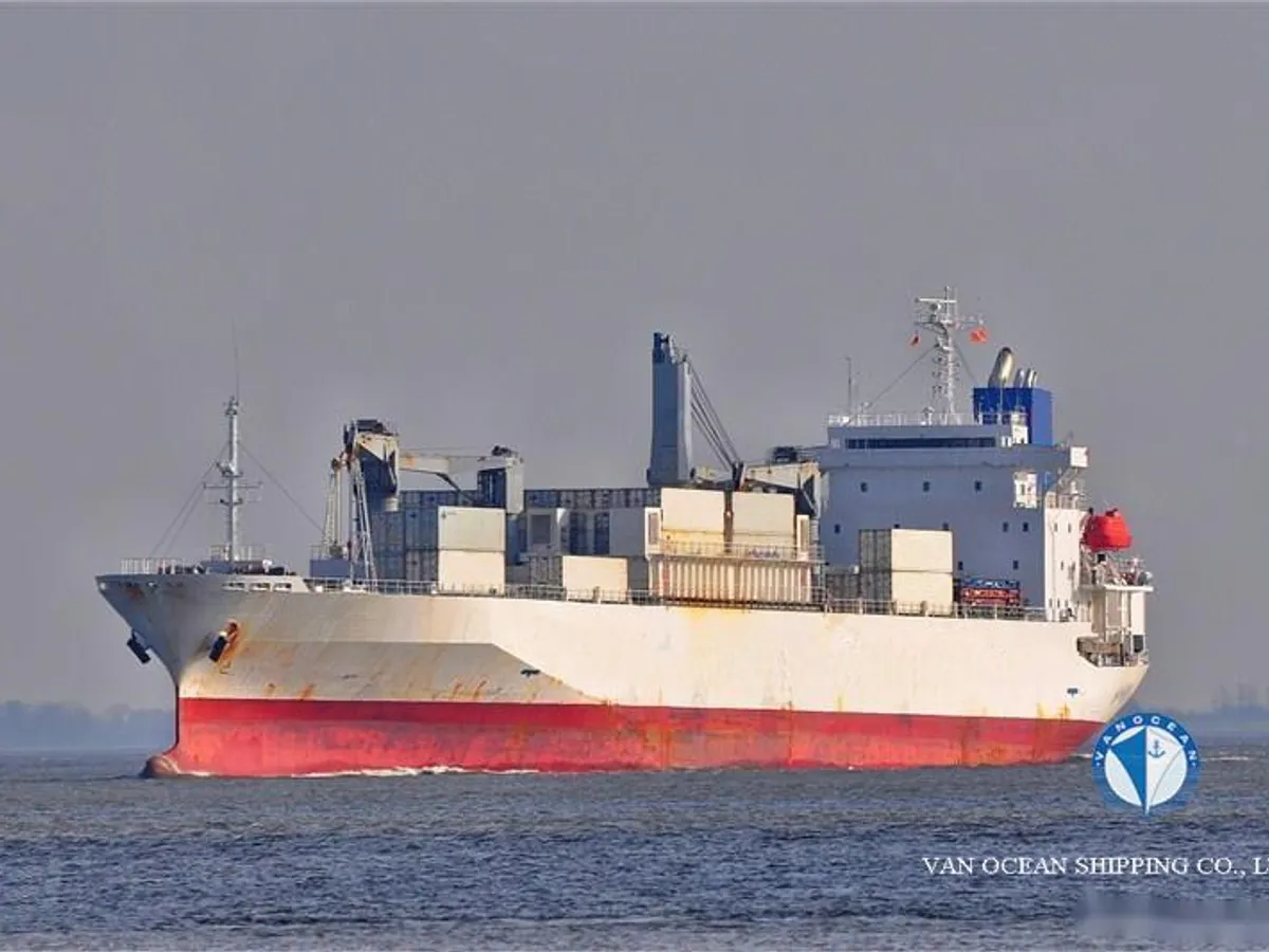 Navio frigorífico à venda