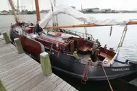 Barcaça à venda