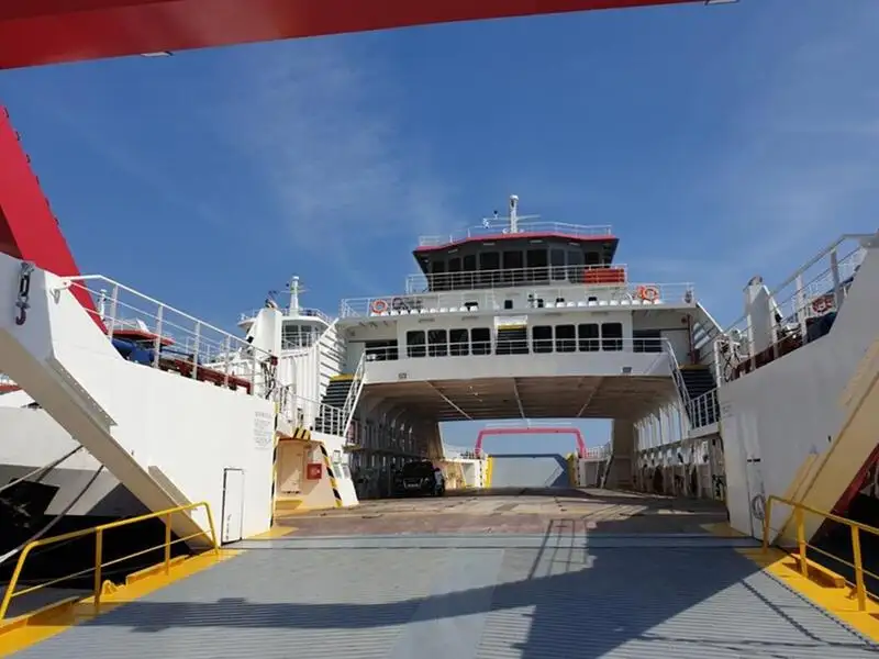 Navio RoPax à venda