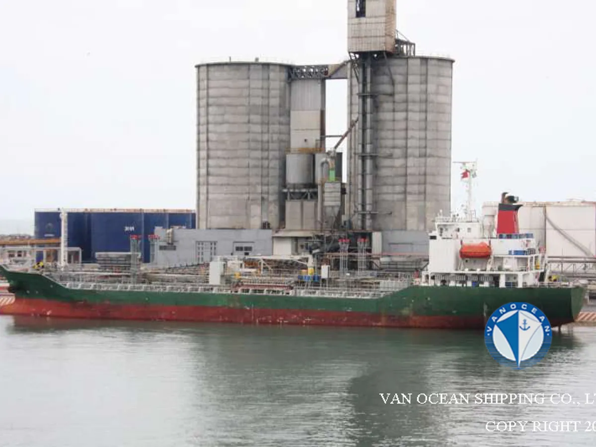Navio-tanque de óleo/produtos químicos à venda