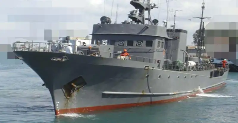 Navio de abastecimento à venda