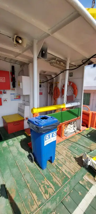 Barco de tripulação à venda