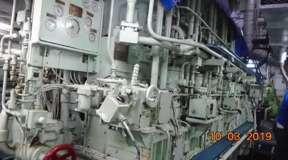 Navio transportador de GNL à venda