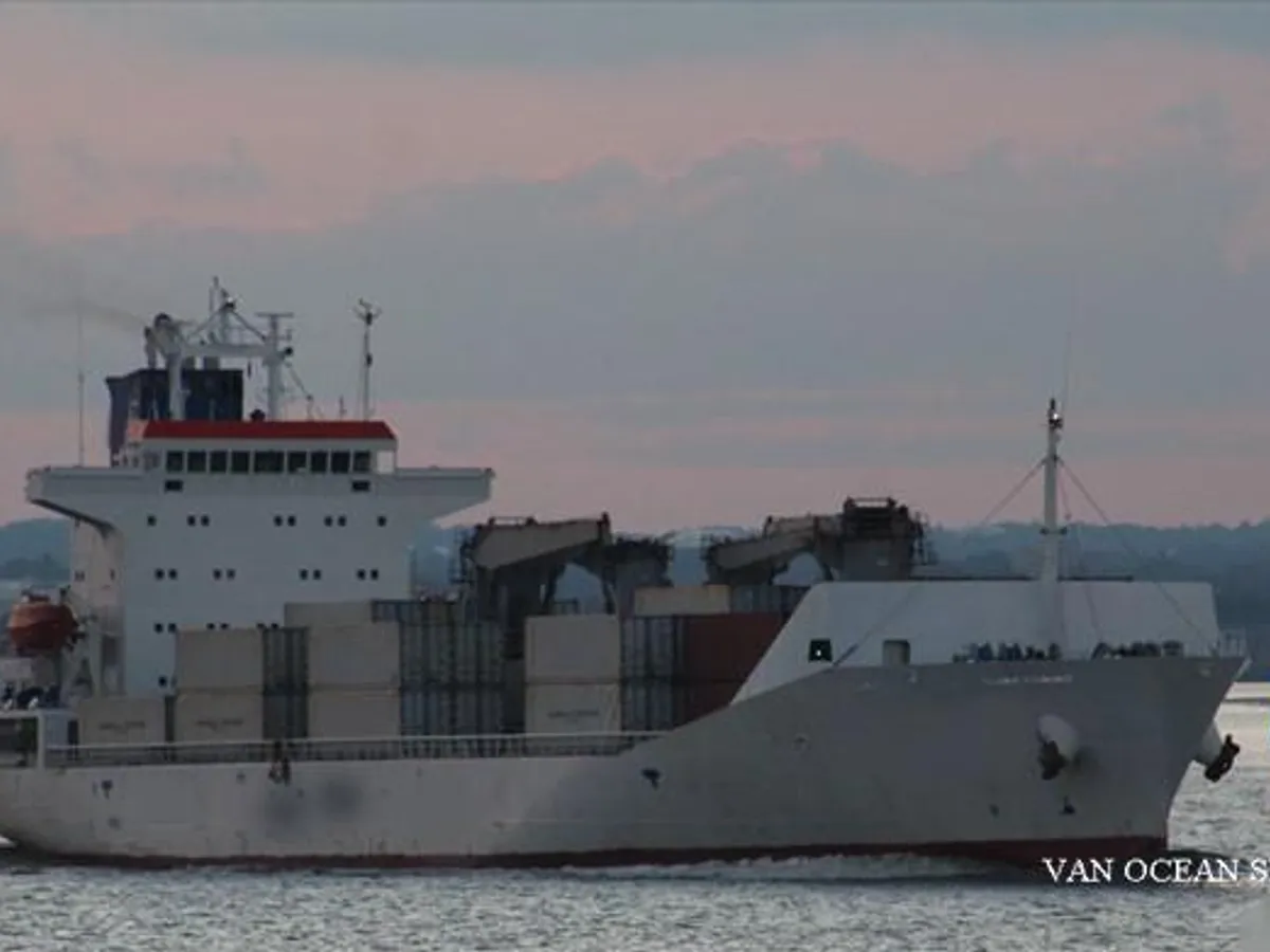 Navio frigorífico à venda