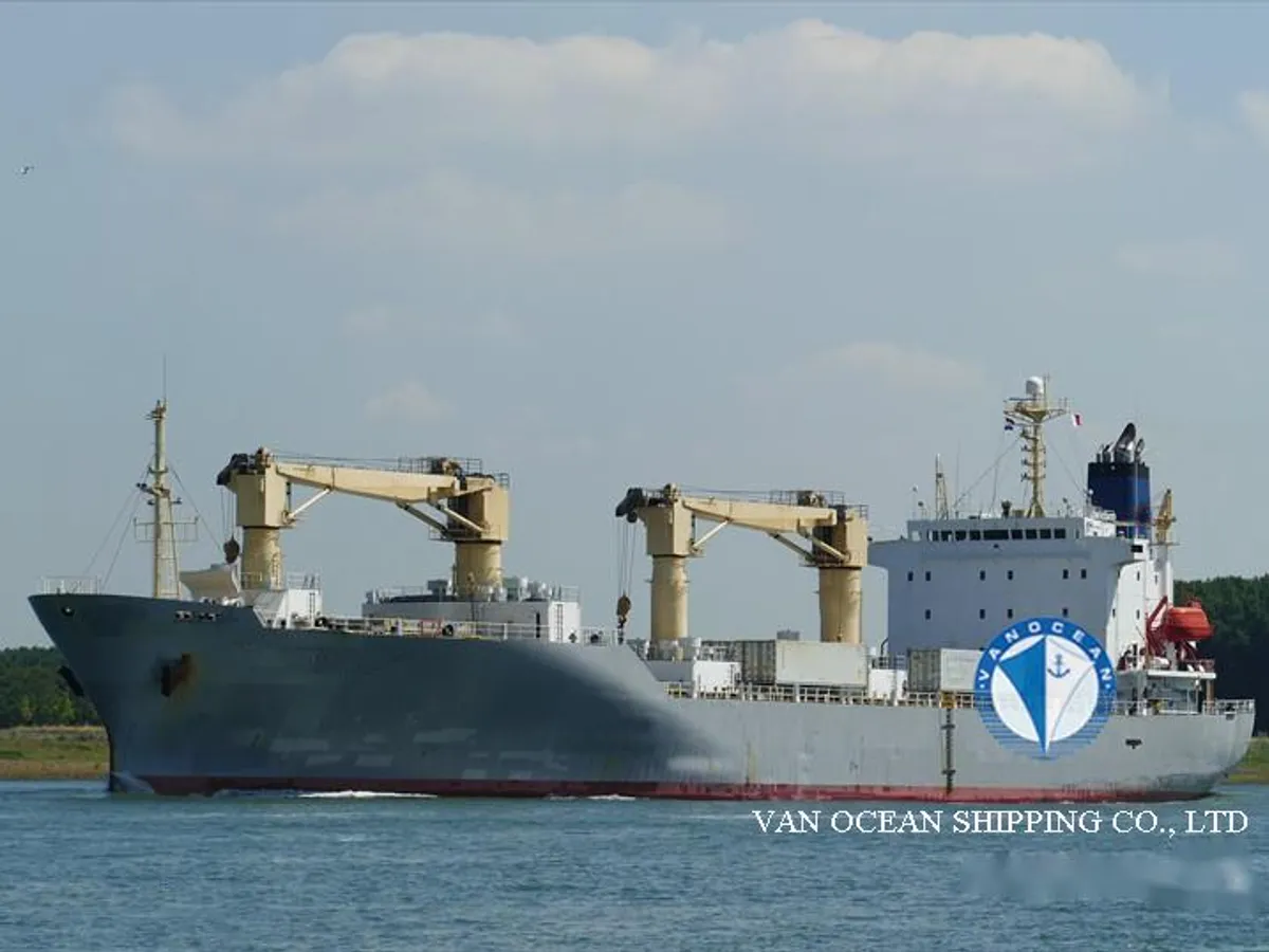 Navio frigorífico à venda