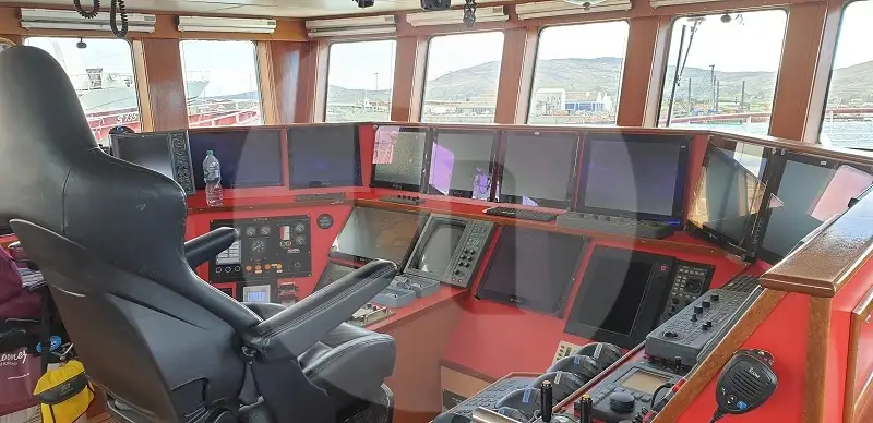 Navio de pesca de arrasto à venda