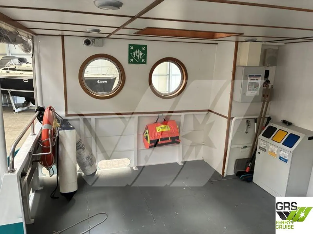 Navio de cruzeiro e ferry à venda