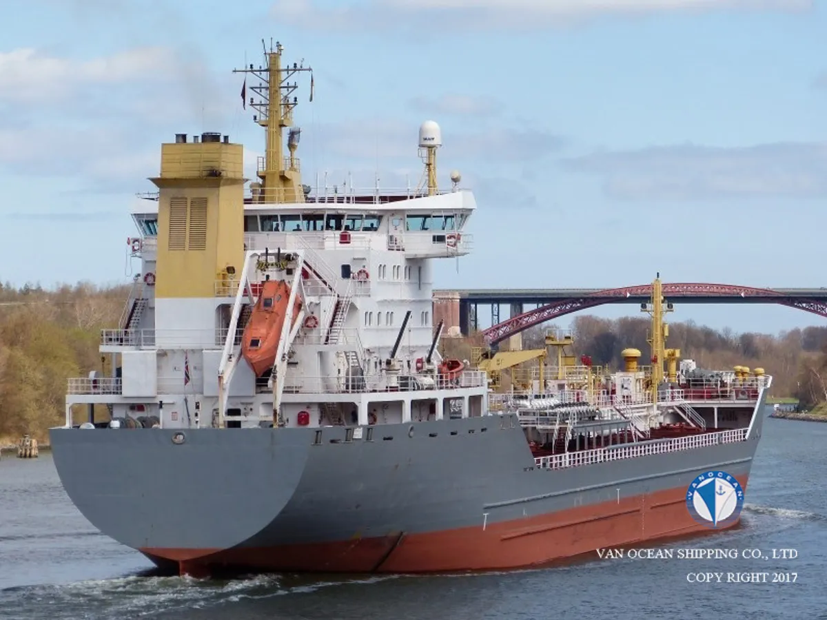 Navio-tanque de óleo/produtos químicos à venda