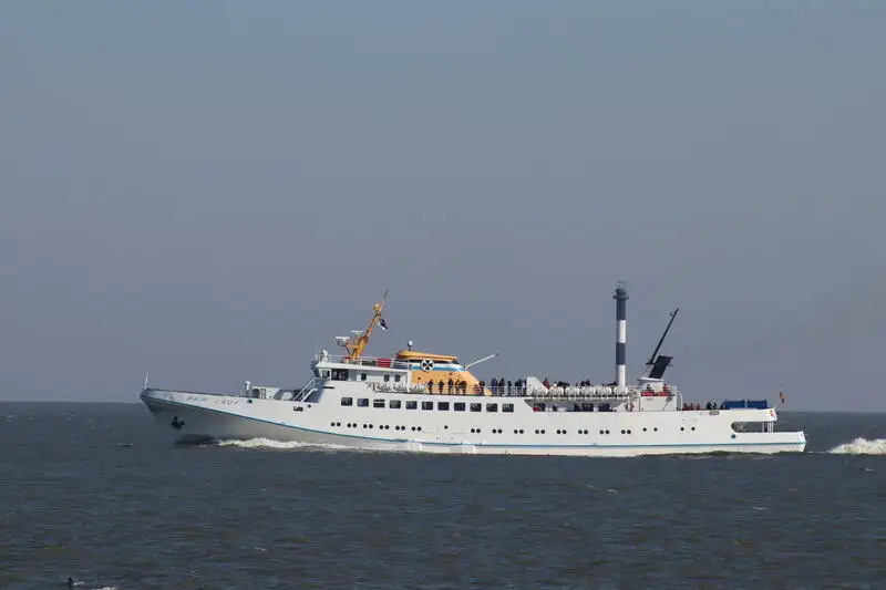 Navio de passageiros à venda