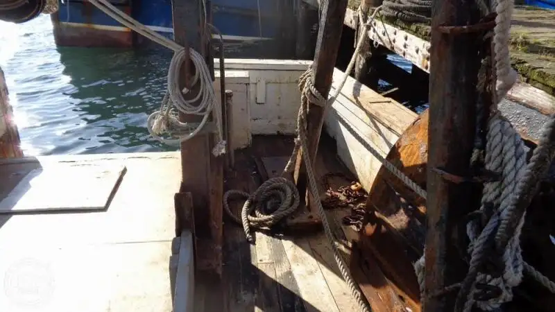 Navio de pesca de arrasto à venda
