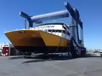 Catamarã à venda