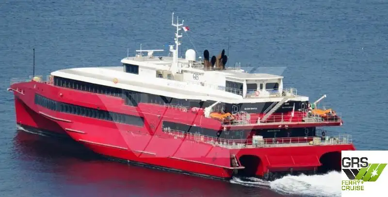 Navio de passageiros à venda