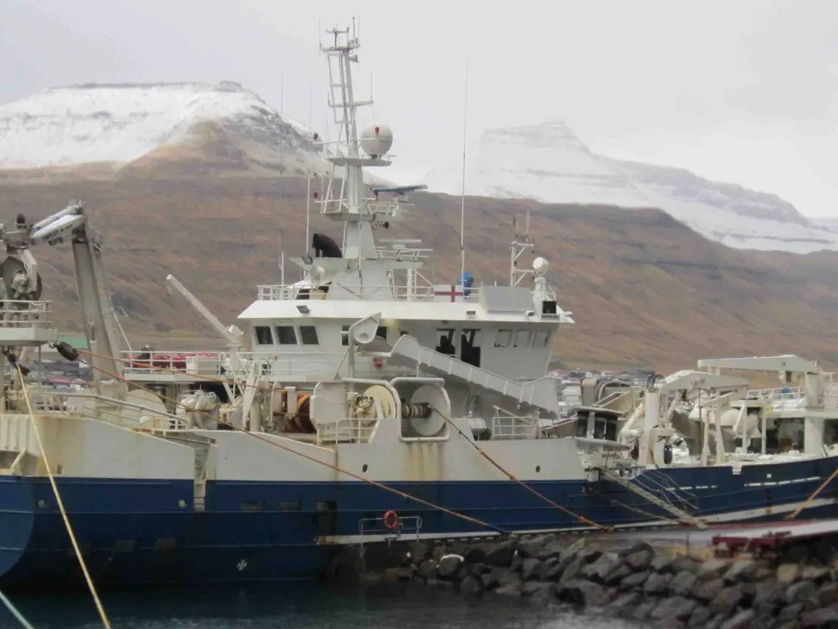 Navio de pesca de arrasto à venda