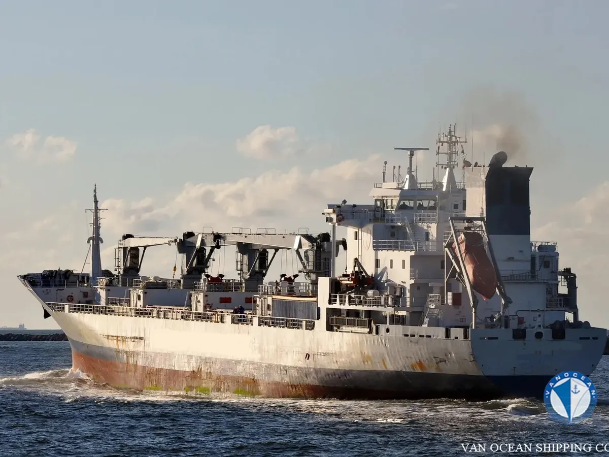 Navio frigorífico à venda