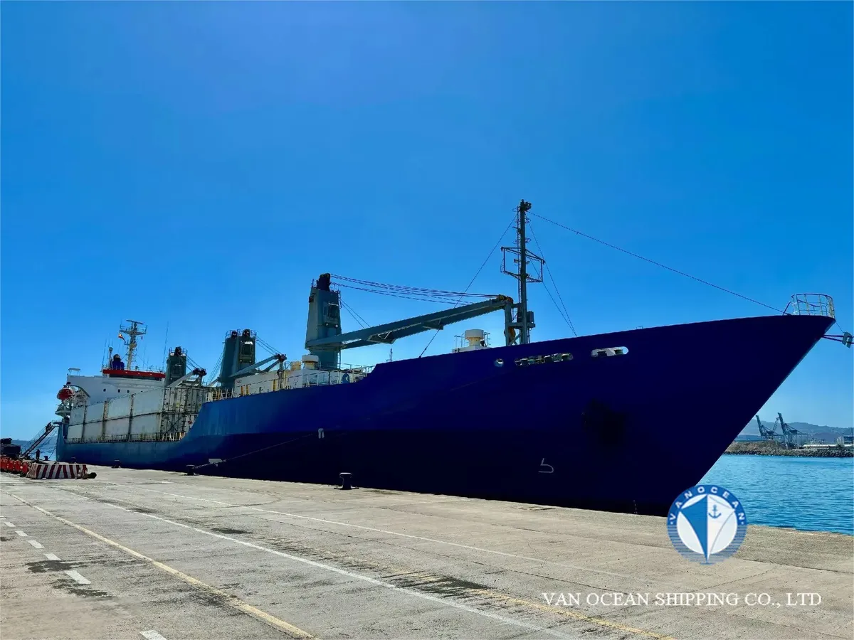 Navio frigorífico à venda