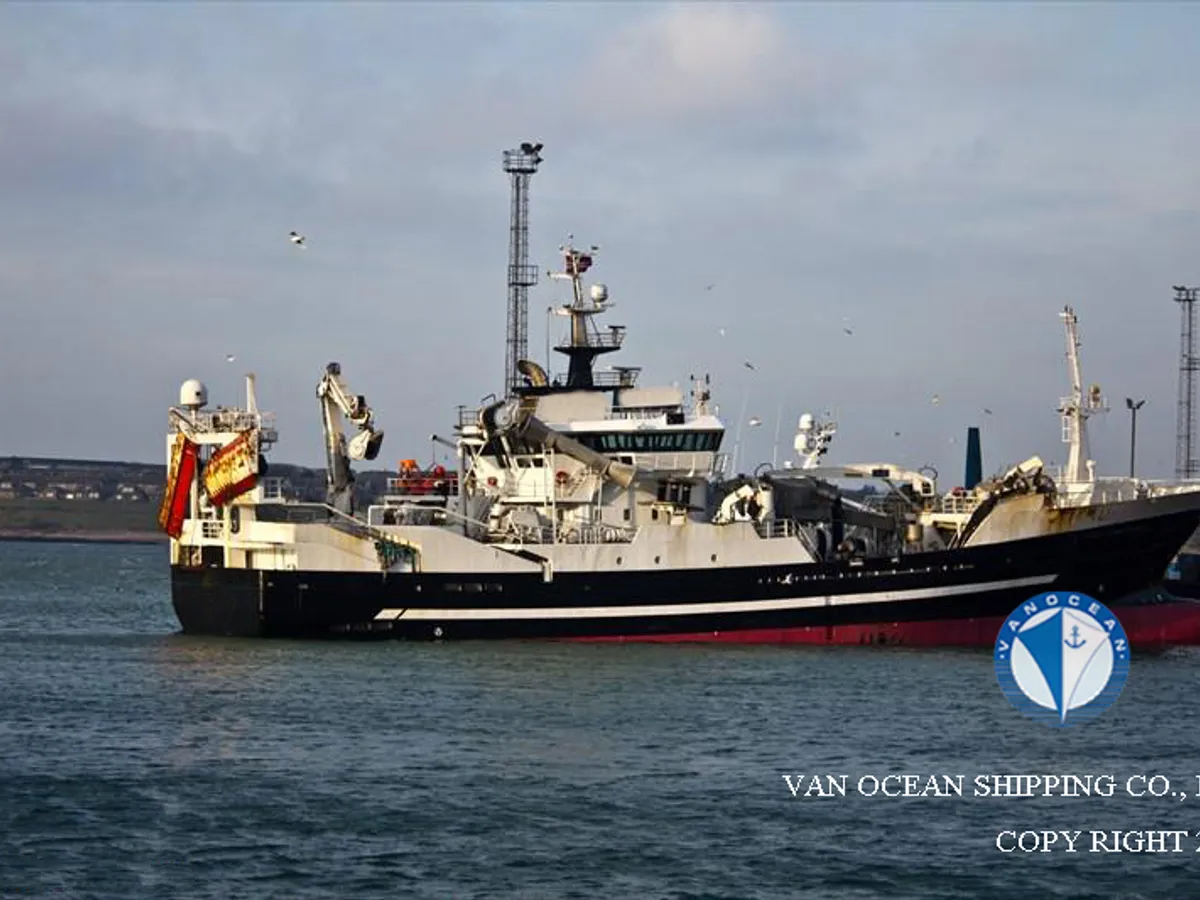 Navio de pesca de arrasto à venda