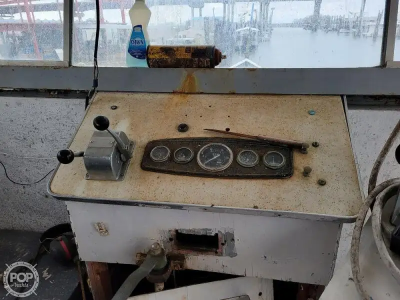Navio de abastecimento à venda