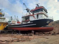 Navio de pesca à venda