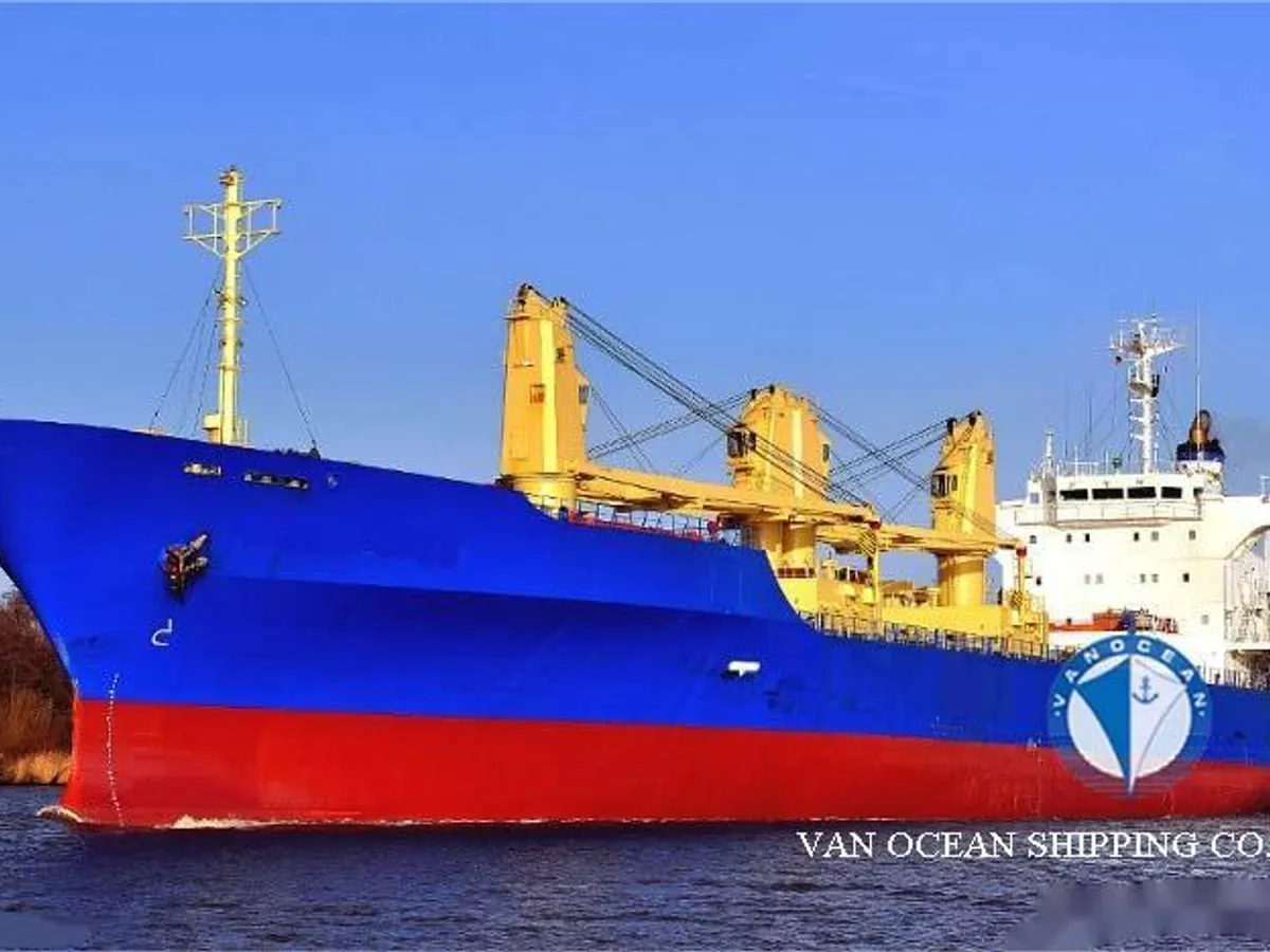 Navio frigorífico à venda