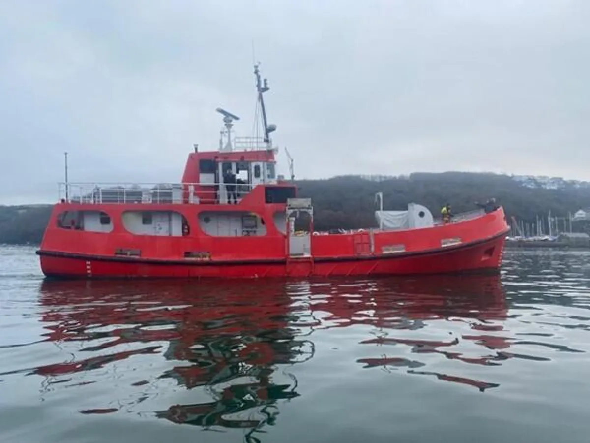 Navio de pesquisa à venda