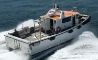 Barco de tripulação à venda