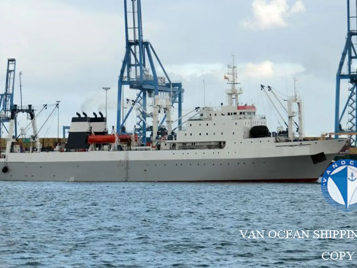 Navio de pesca de arrasto à venda