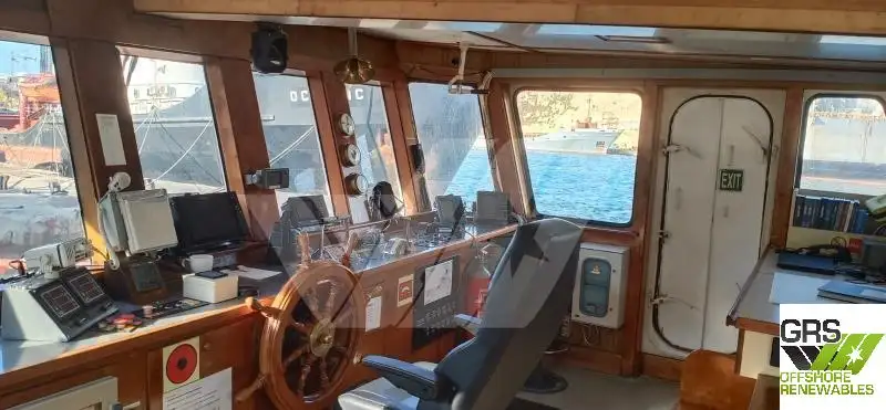 Navio de abastecimento à venda
