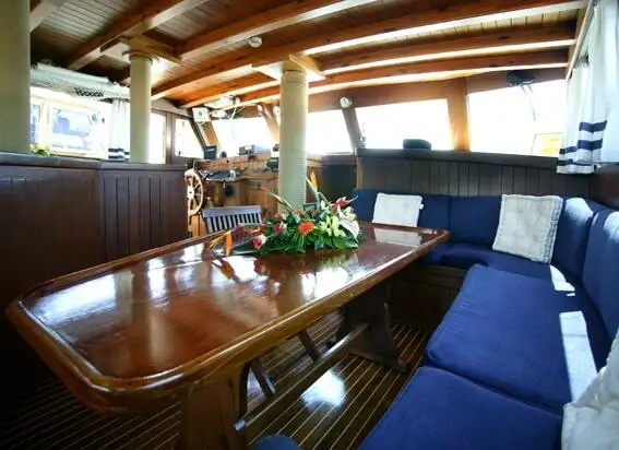 Navio de passageiros à venda