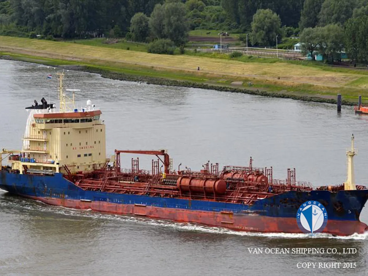 Navio-tanque de óleo/produtos químicos à venda
