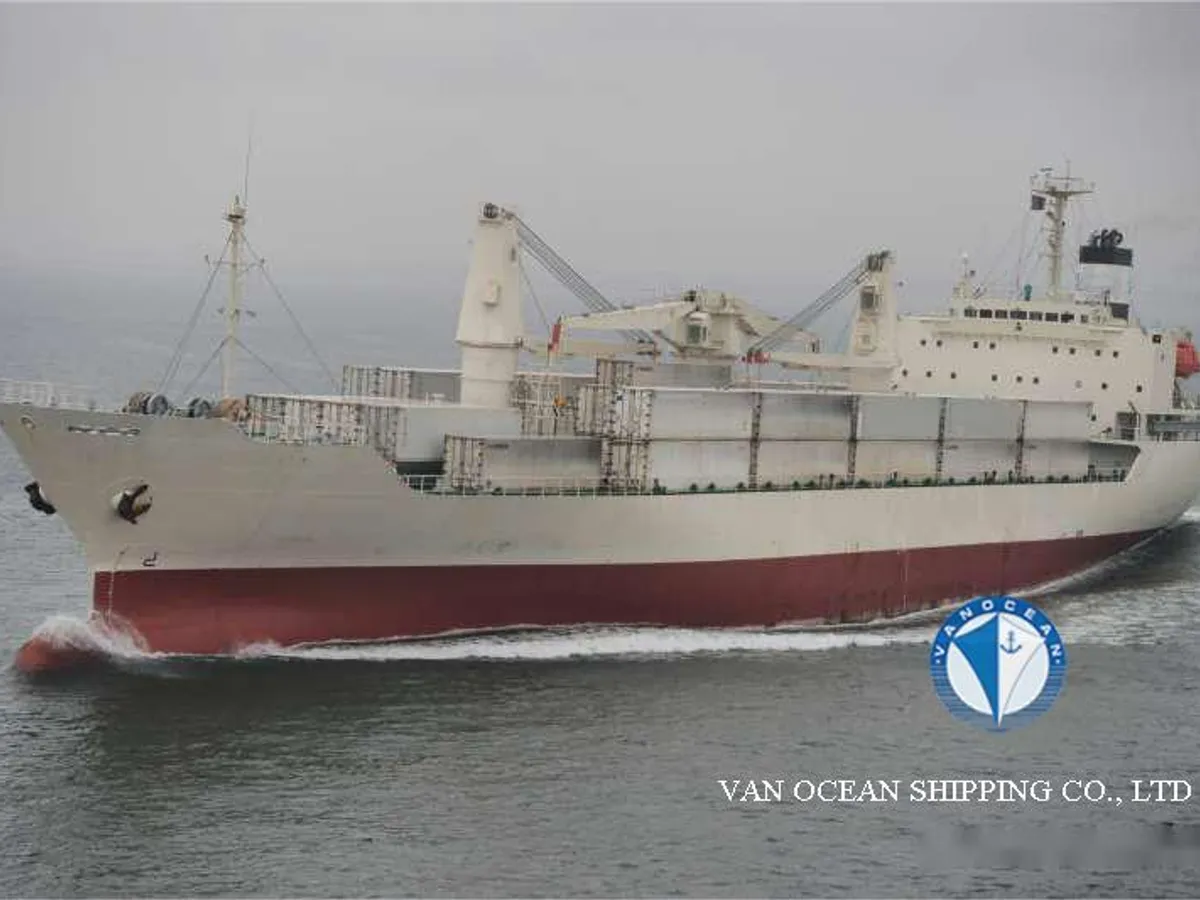 Navio frigorífico à venda