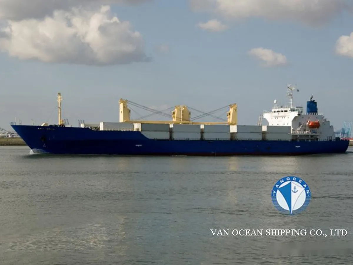 Navio frigorífico à venda