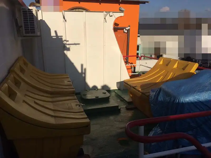 Navio porta-contêineres à venda
