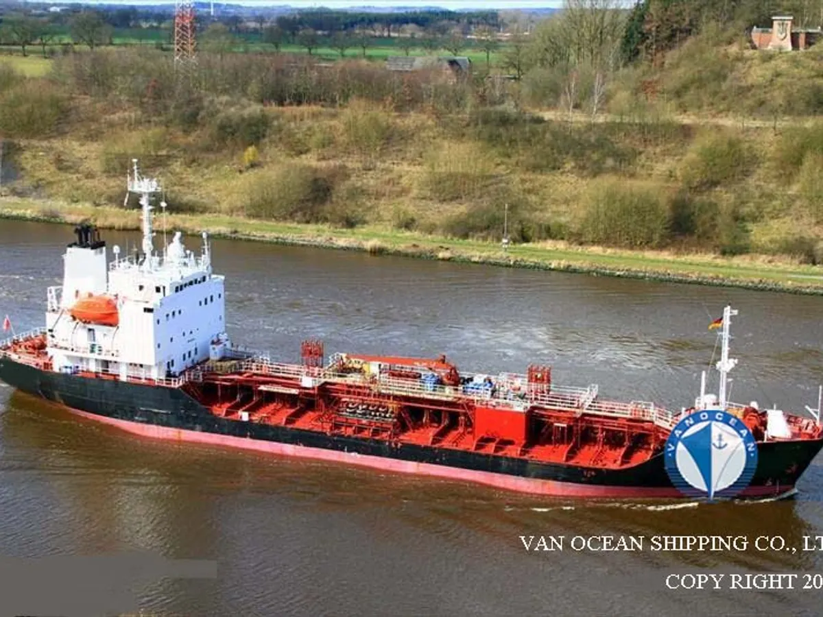 Navio-tanque de óleo/produtos químicos à venda