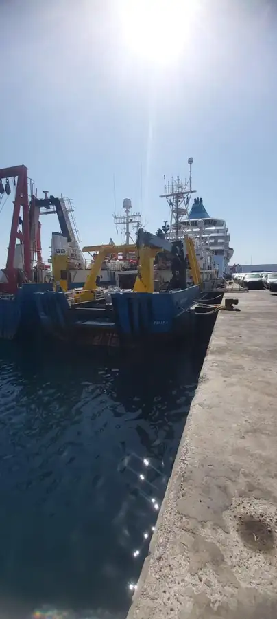 Navio de pesquisa à venda