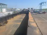 Barcaça à venda
