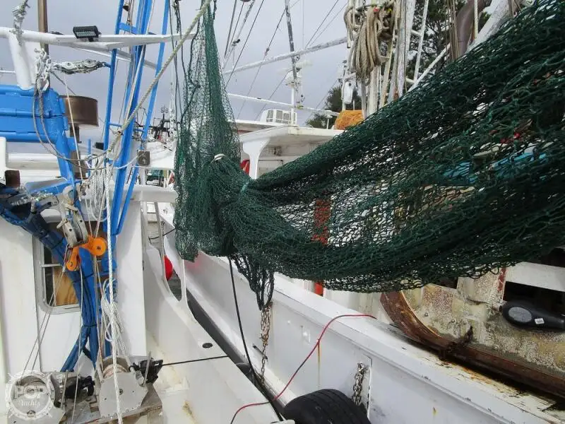 Navio de pesca de arrasto à venda