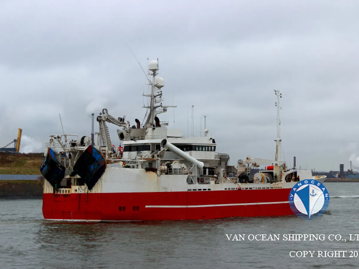 Navio de pesca de arrasto à venda
