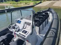 Navio porta-contêineres à venda
