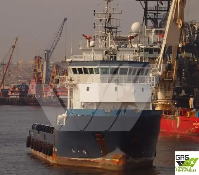 Navio de abastecimento à venda