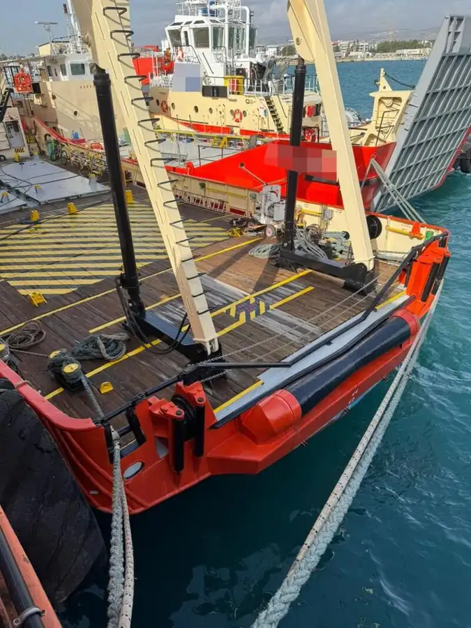 Navio porta-contêineres à venda
