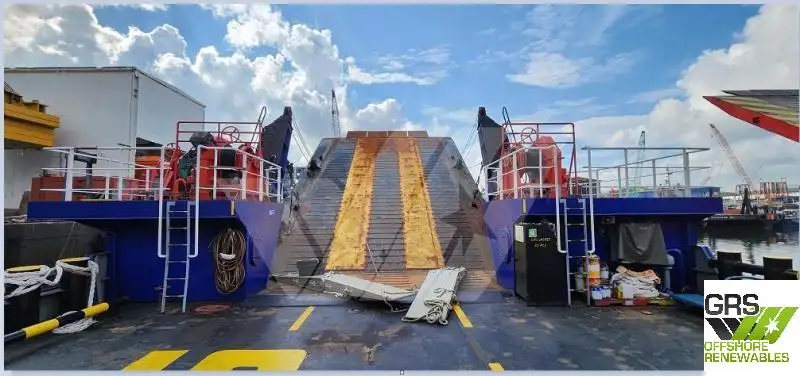 Balsa de desembarque, tanque à venda