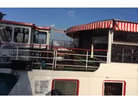 Navio porta-contêineres à venda