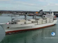 Navio frigorífico à venda