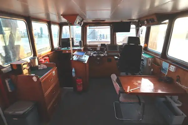 Navio de pesca de arrasto à venda
