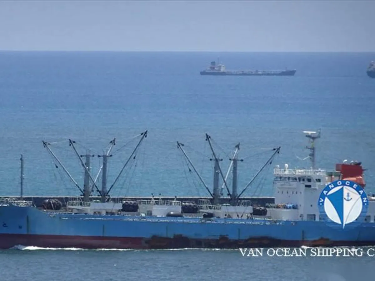 Navio frigorífico à venda