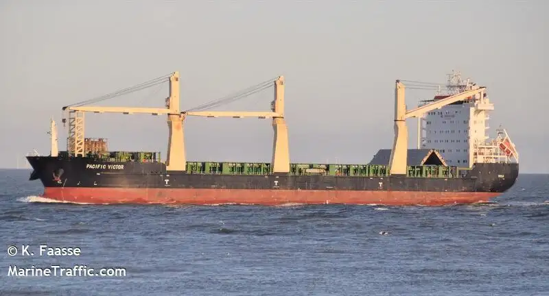 Navio frigorífico à venda
